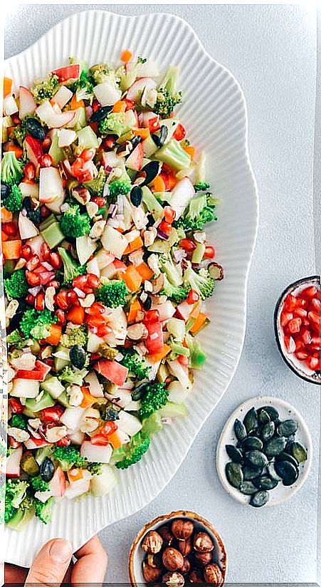 Broccoli and apple salad with tempeh